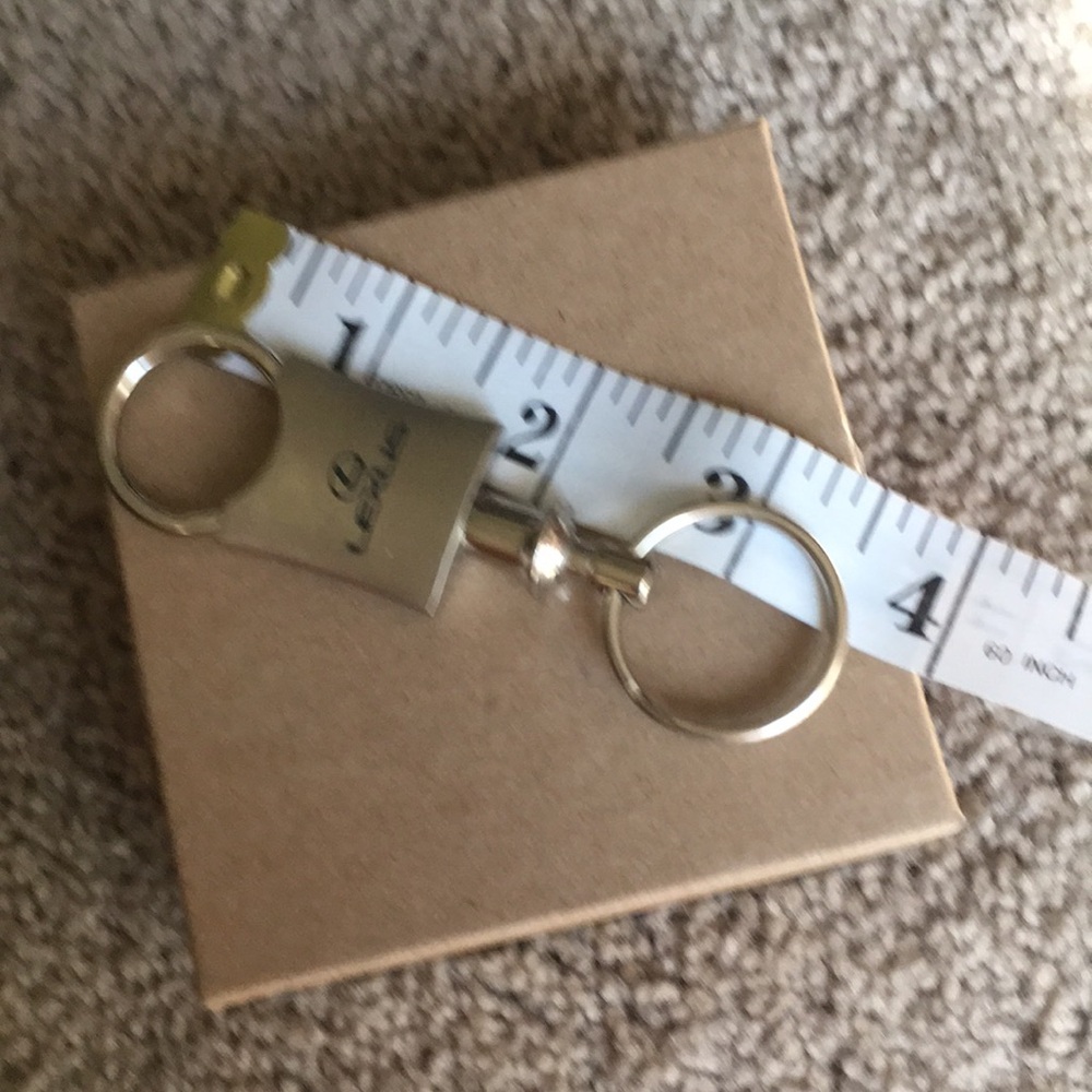 Lexus silver keychains - Picture 2 of 5